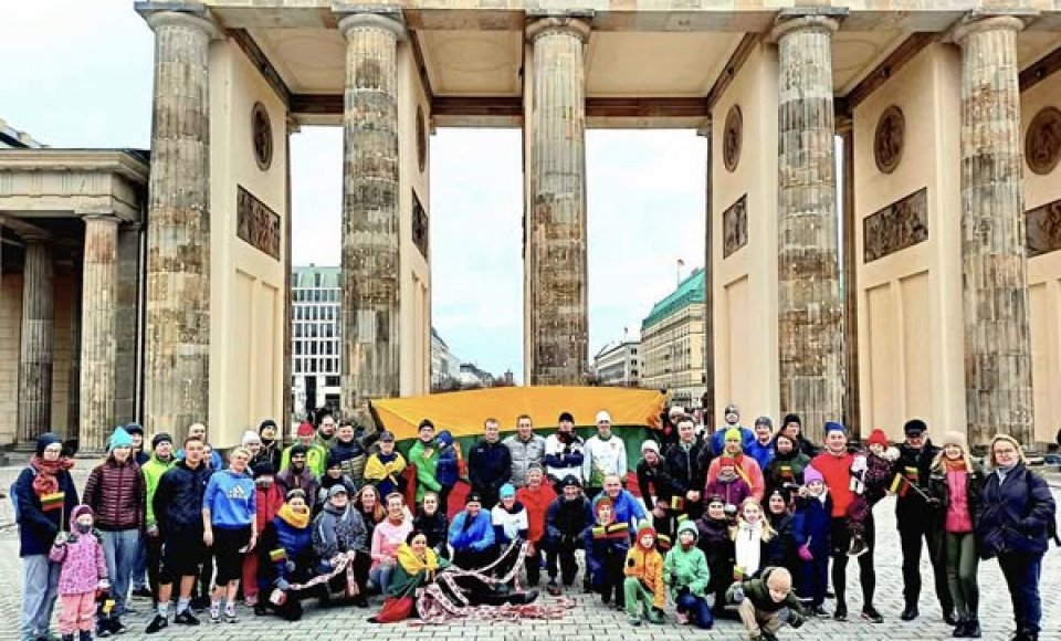 Der traditionelle Lauf „auf dem Weg des Lebens und des Todes“ findet in Berlin statt