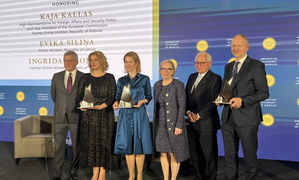 Drei baltische Ministerpräsidentinnen erhalten den Kissinger-Preis in Berlin